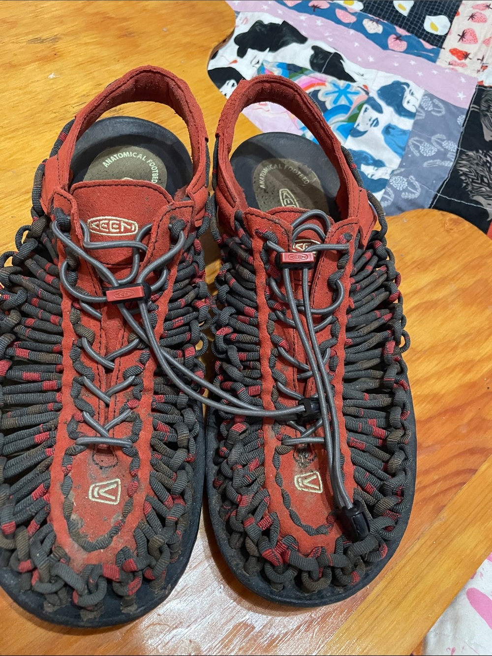 KEEN Men’s orange and Black Woven Outdoor Sandals